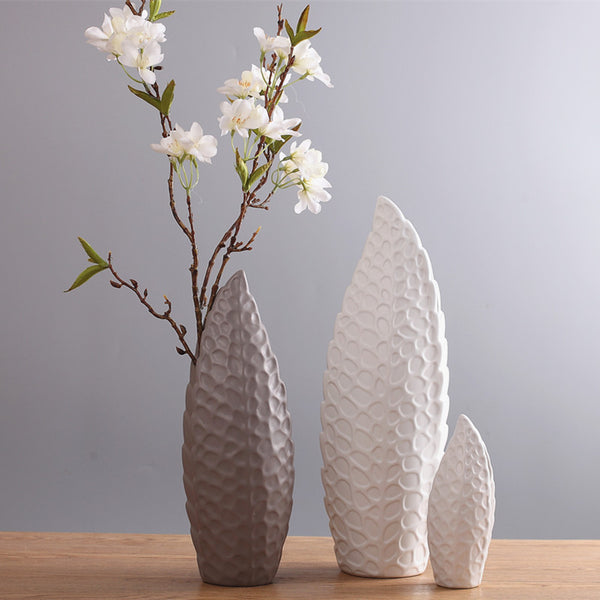 Nordic Style Ceramic Flower Vase: Modern Creative Home Decor