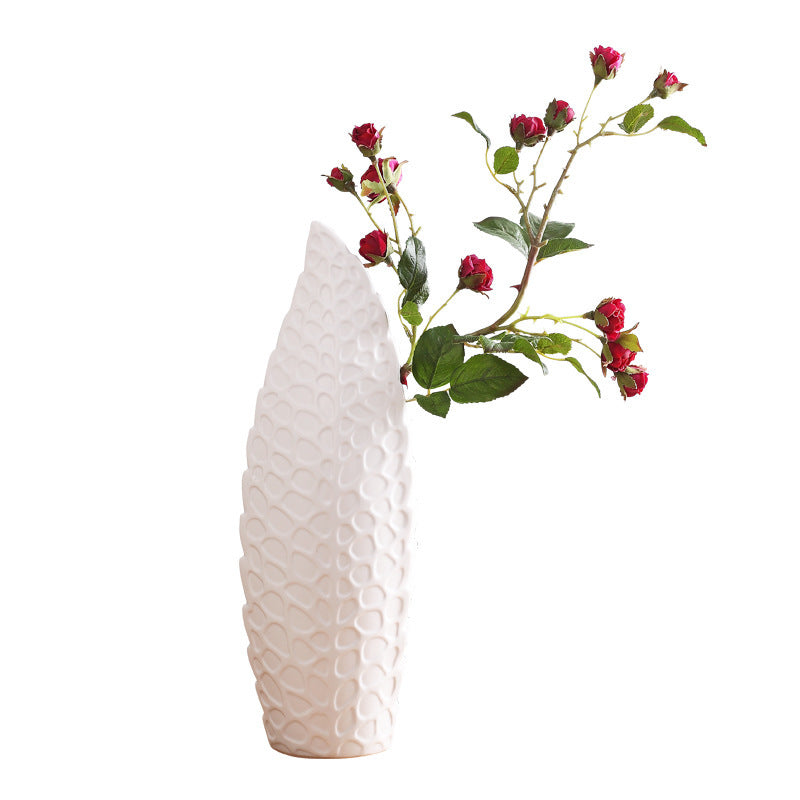 Nordic Style Ceramic Flower Vase: Modern Creative Home Decor