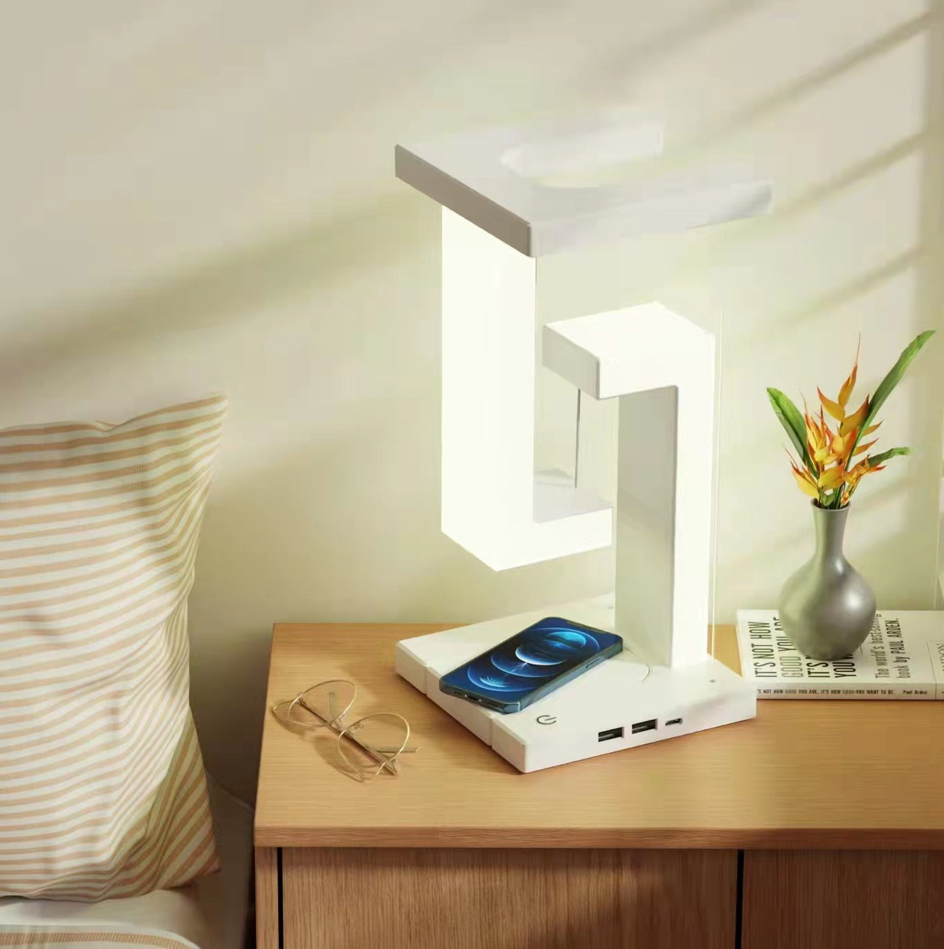 Floating Balance Lamp: Creative Wireless Charging for Home and Bedroom